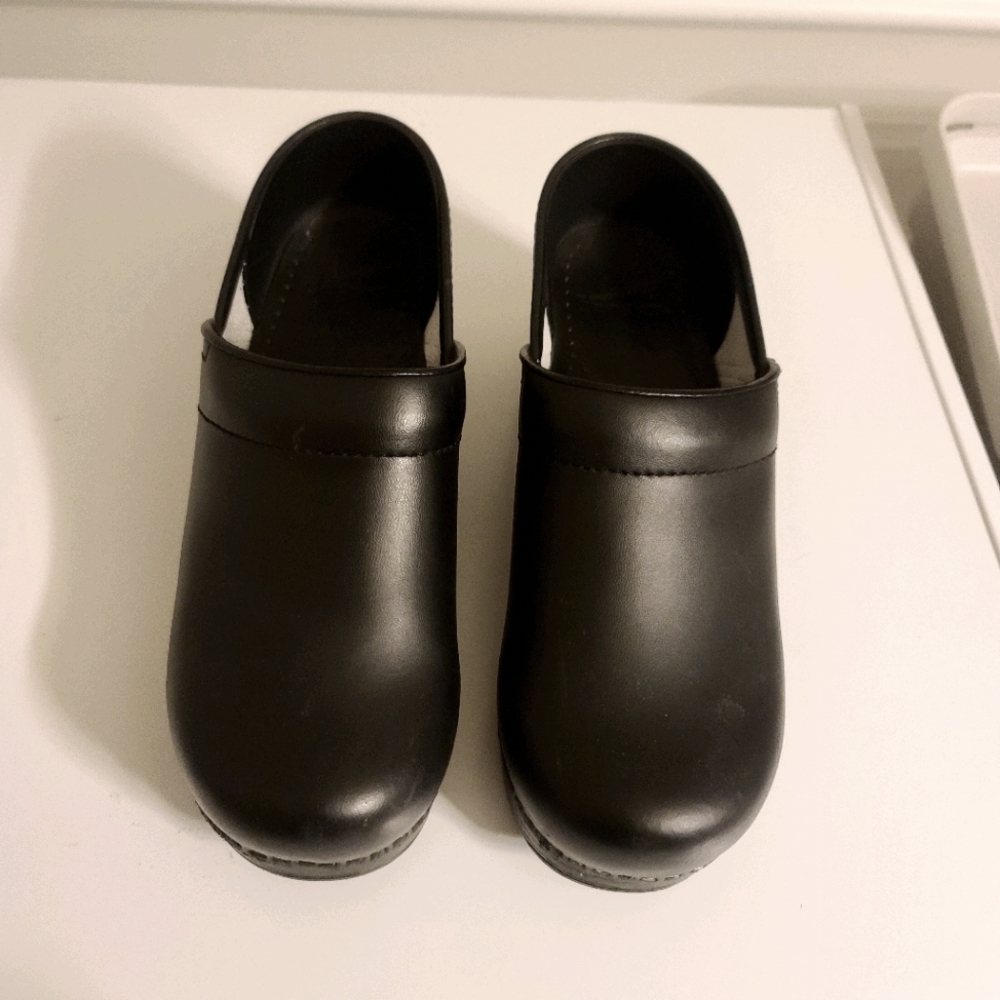 Black Dansko Nurse Shoes